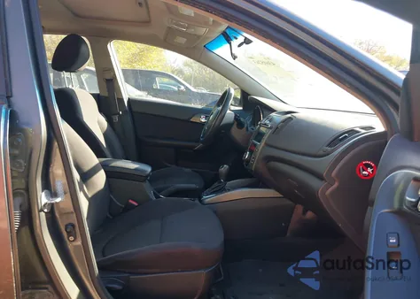 2013 Kia Forte Ex z USA, uszkodzony, nr VIN KNAFU4A22D5686828